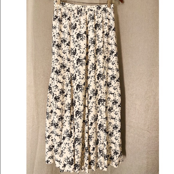 Uniqlo Off White/Black Floral Maxi Skirt: Small - Picture 1 of 2